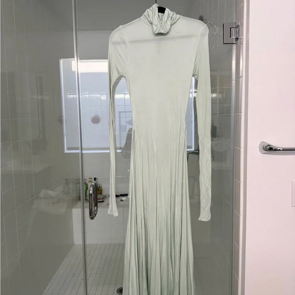 ELSA Light Green Long Sleeve Dress - Picture 4 of 9